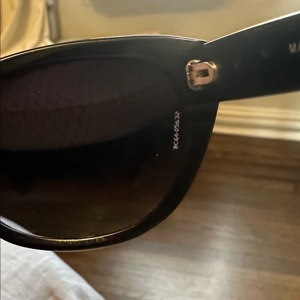 CHANEL Black Sunglasses with Camellia Motif - Picture 7 of 7